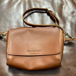 AP PLG Honey Metro Crossbody